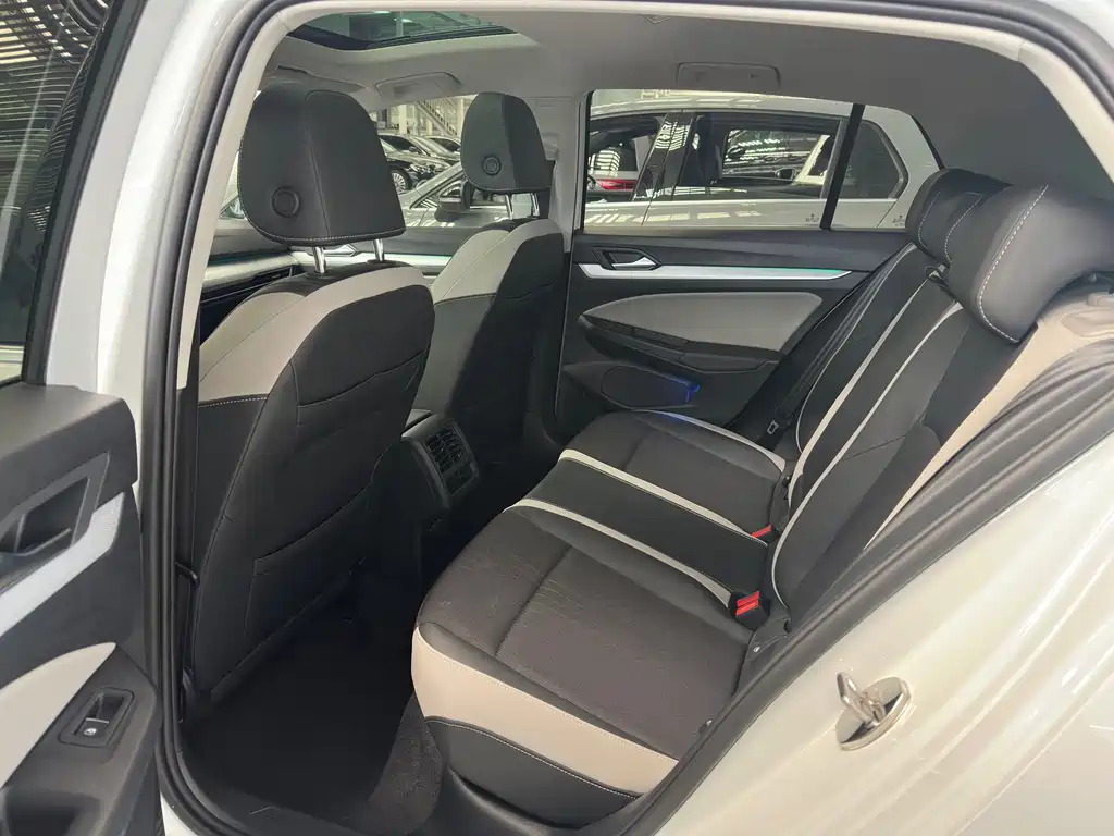 Volkswagen Golf — миниатюра 10