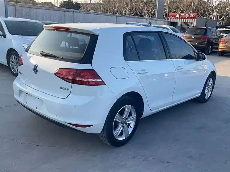 Volkswagen Golf 2016 1.6L AT Comfort