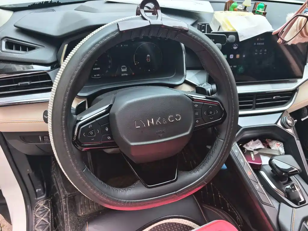 Lynk & Co 06 — миниатюра 6