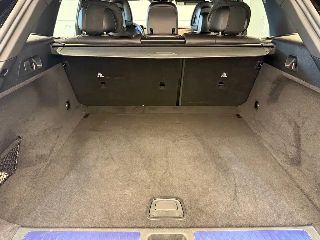Mercedes-Benz EQE SUV — миниатюра 12