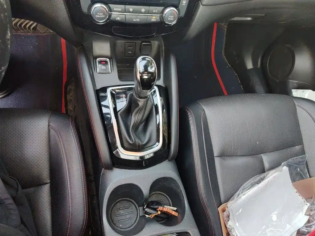 Nissan Qashqai — миниатюра 7