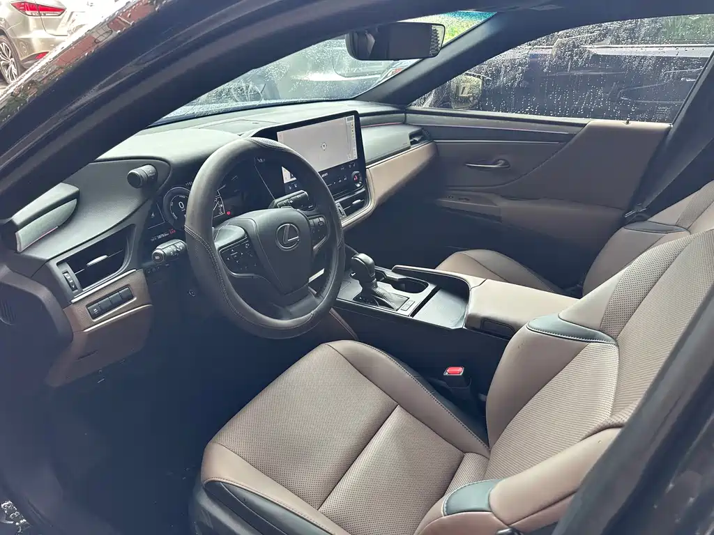 Lexus ES 2025 300h Premium