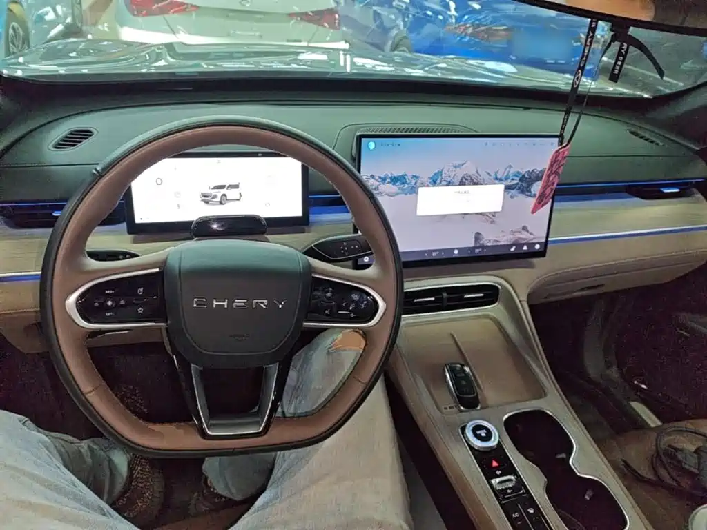 Chery 8 PLUS 2025 290TGDI DCT Luxury
