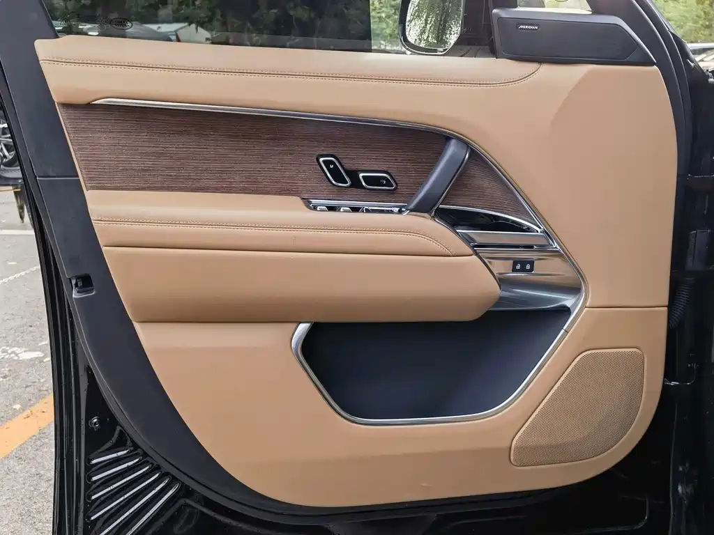 Land Rover Range Rover — миниатюра 4