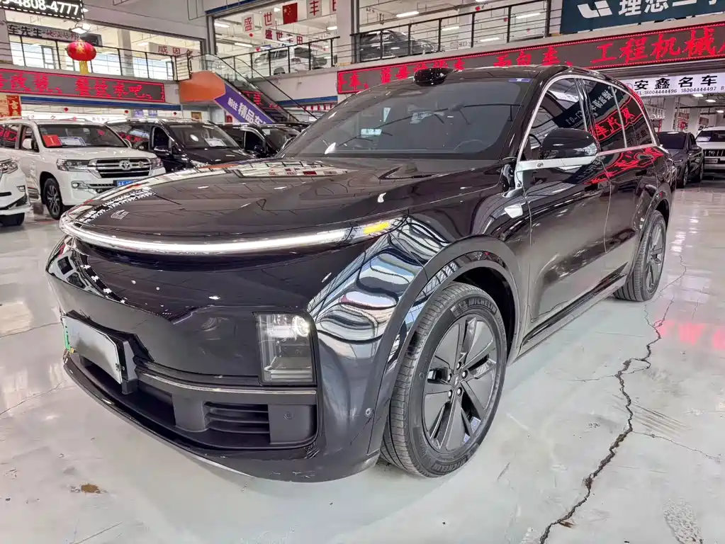Li Auto L8