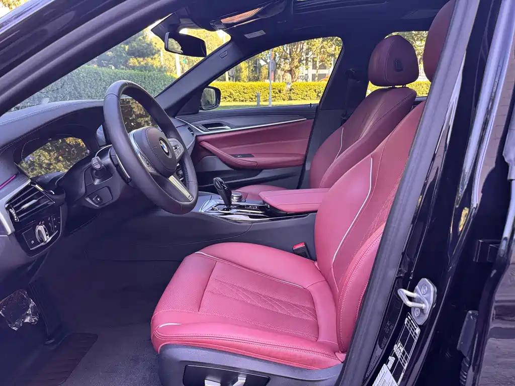 BMW 5 Series — миниатюра 8
