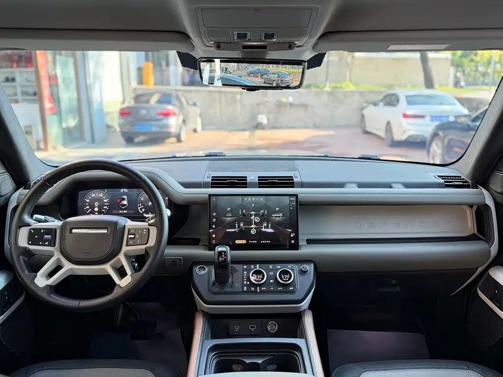 Land Rover Defender — миниатюра 12