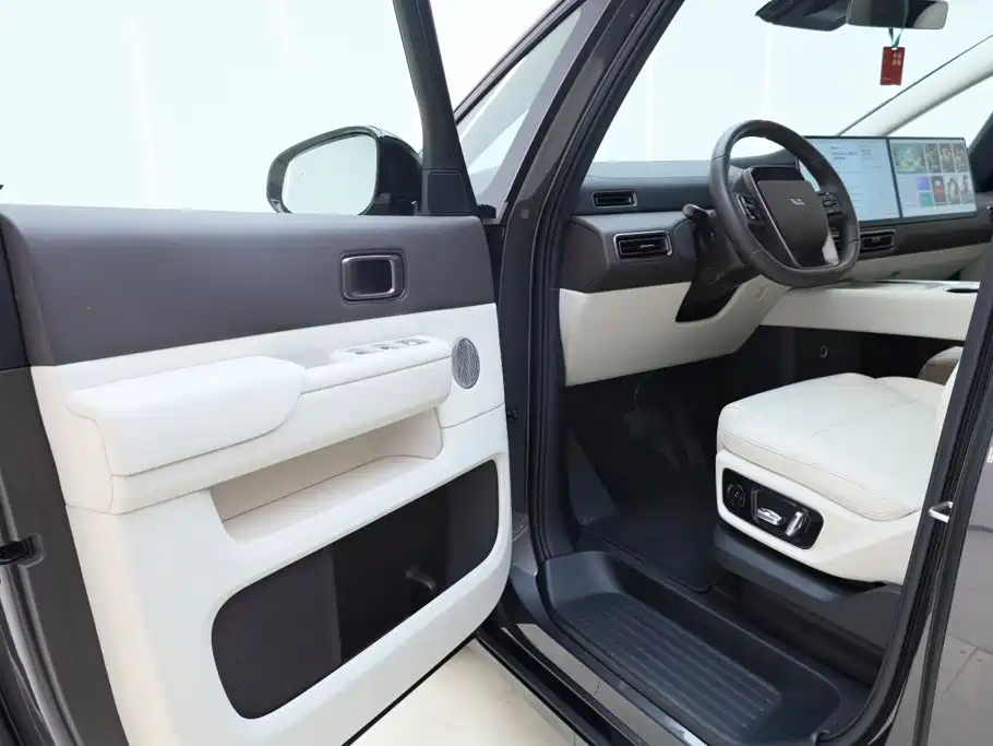 Li Auto Li MEGA — миниатюра 20