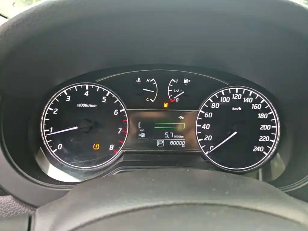 Nissan Tiida — миниатюра 12
