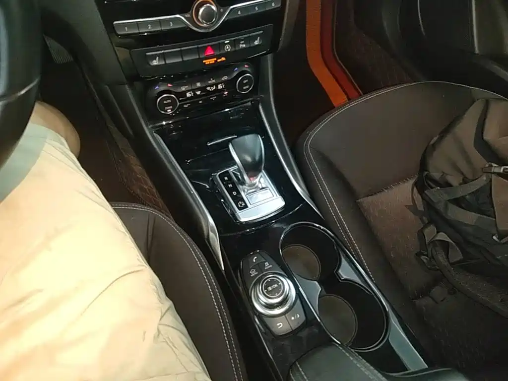 Infiniti QX30 — миниатюра 14