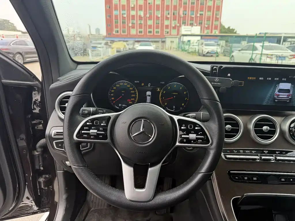 MERCEDES-BENZ GLC