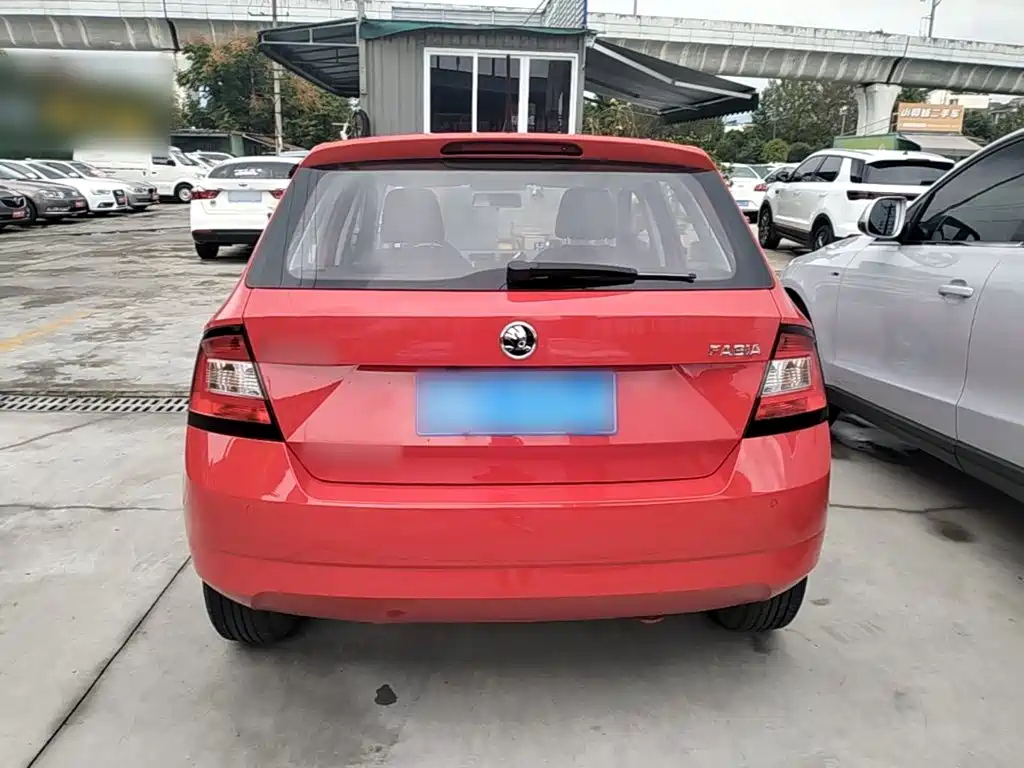 Skoda Fabia — миниатюра 6
