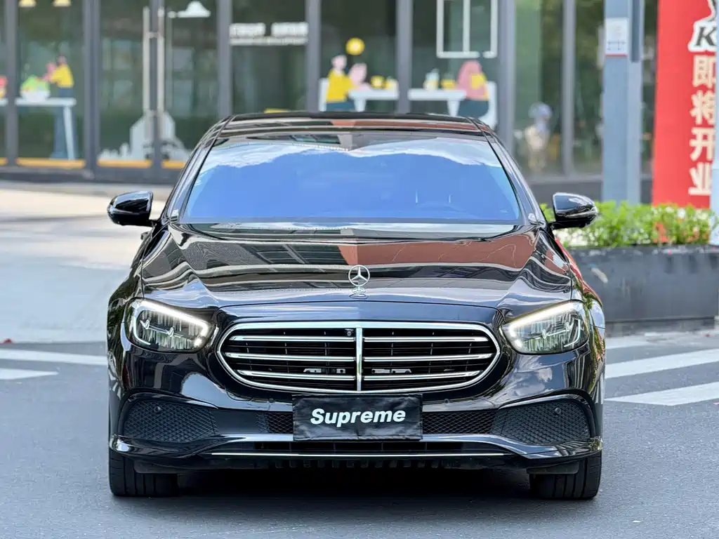 Mercedes-Benz E-Class — миниатюра 2