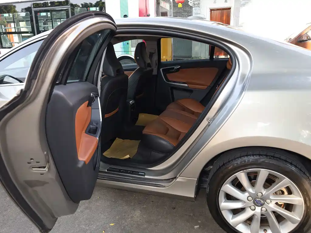 Volvo S60 — миниатюра 6
