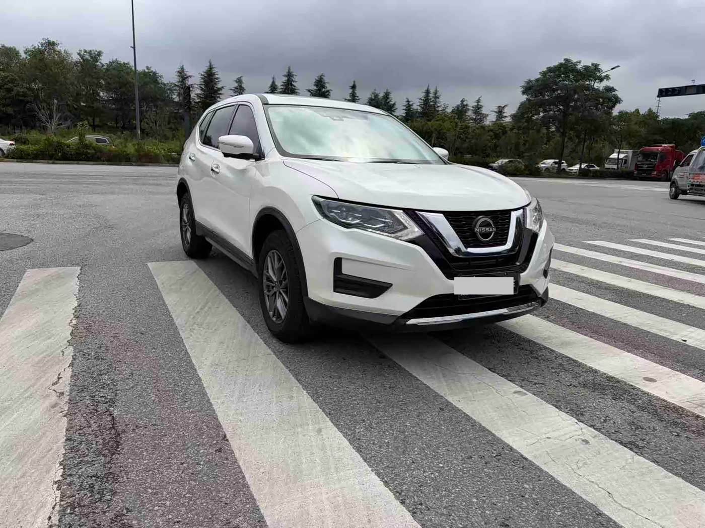 Nissan X-Trail 2.0 л 2026 г. Белый, пробег 10000 км