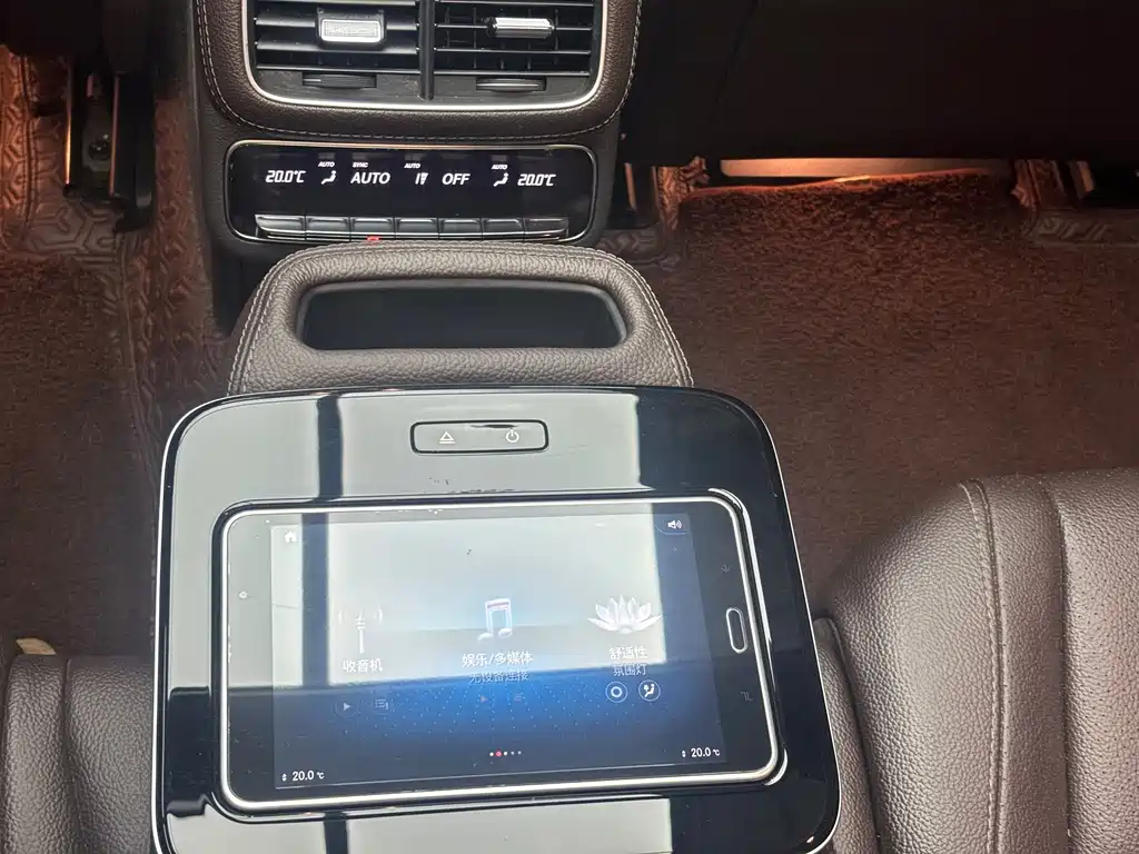Mercedes-Benz GLS — миниатюра 9