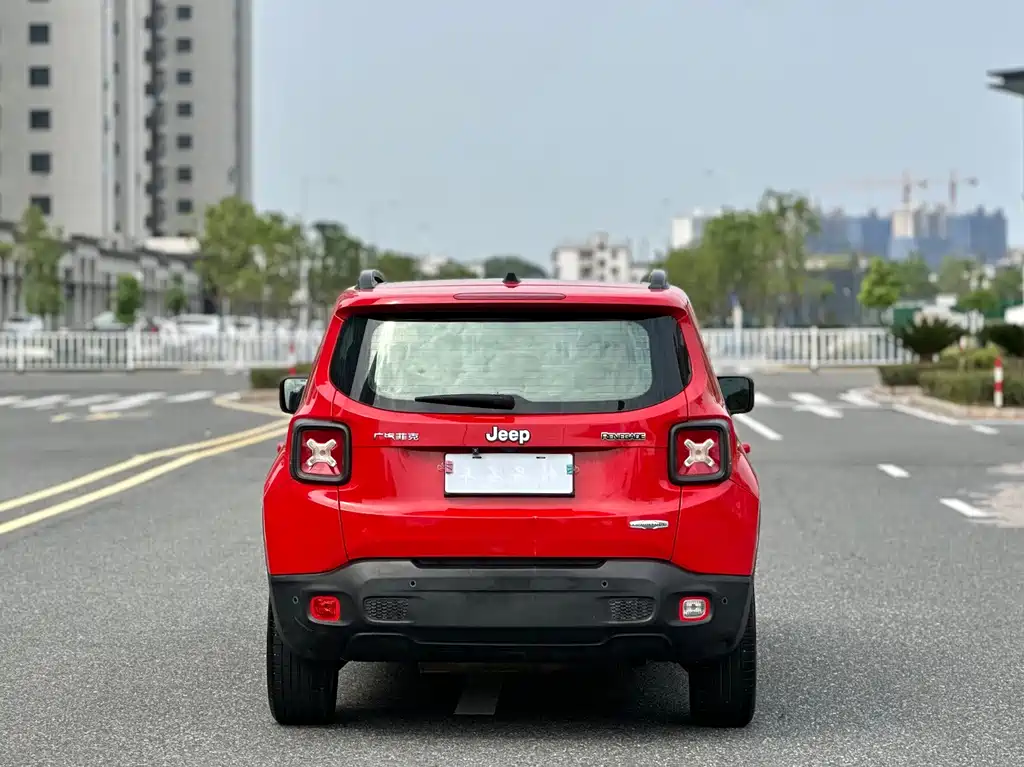 Jeep Renegade — миниатюра 6