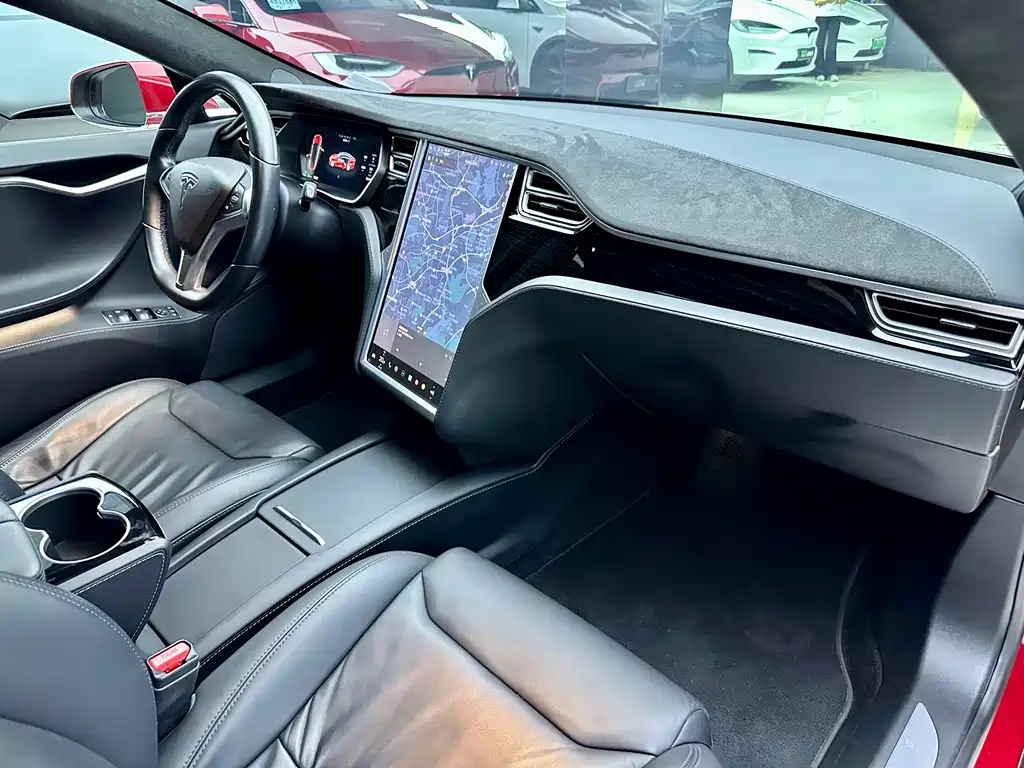 Tesla Model S — миниатюра 13