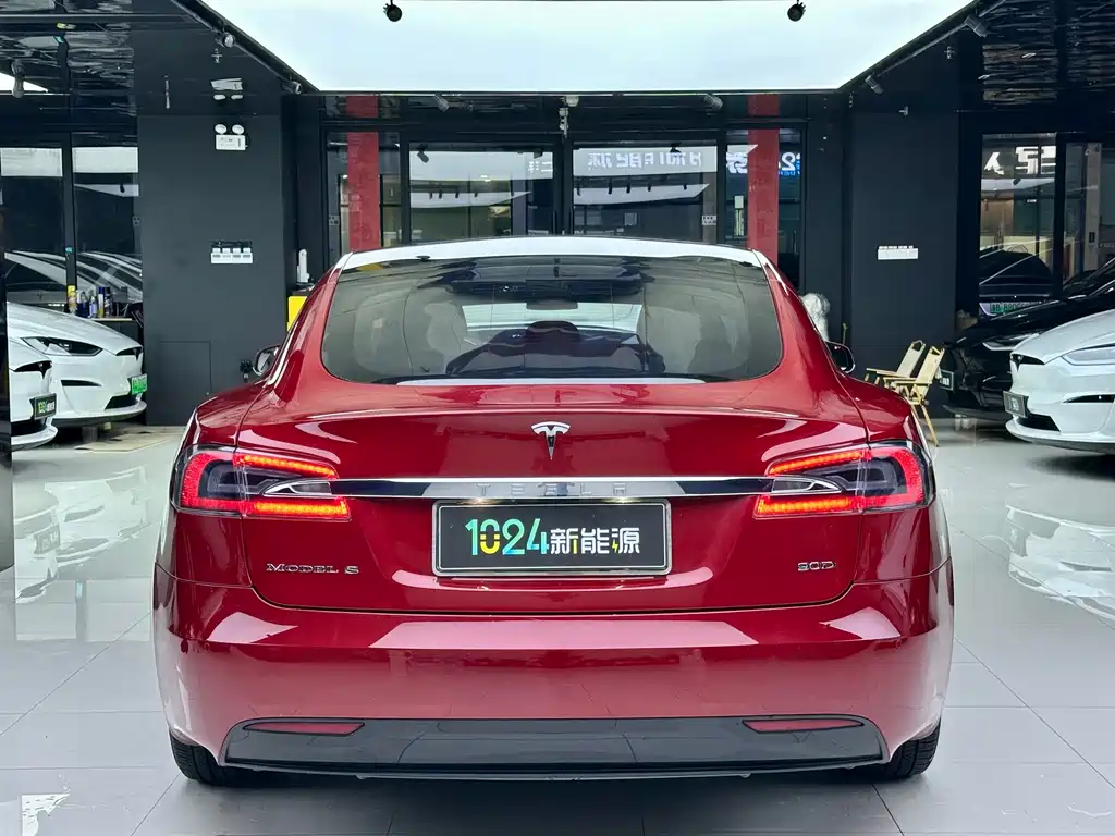 Tesla Model S — миниатюра 5