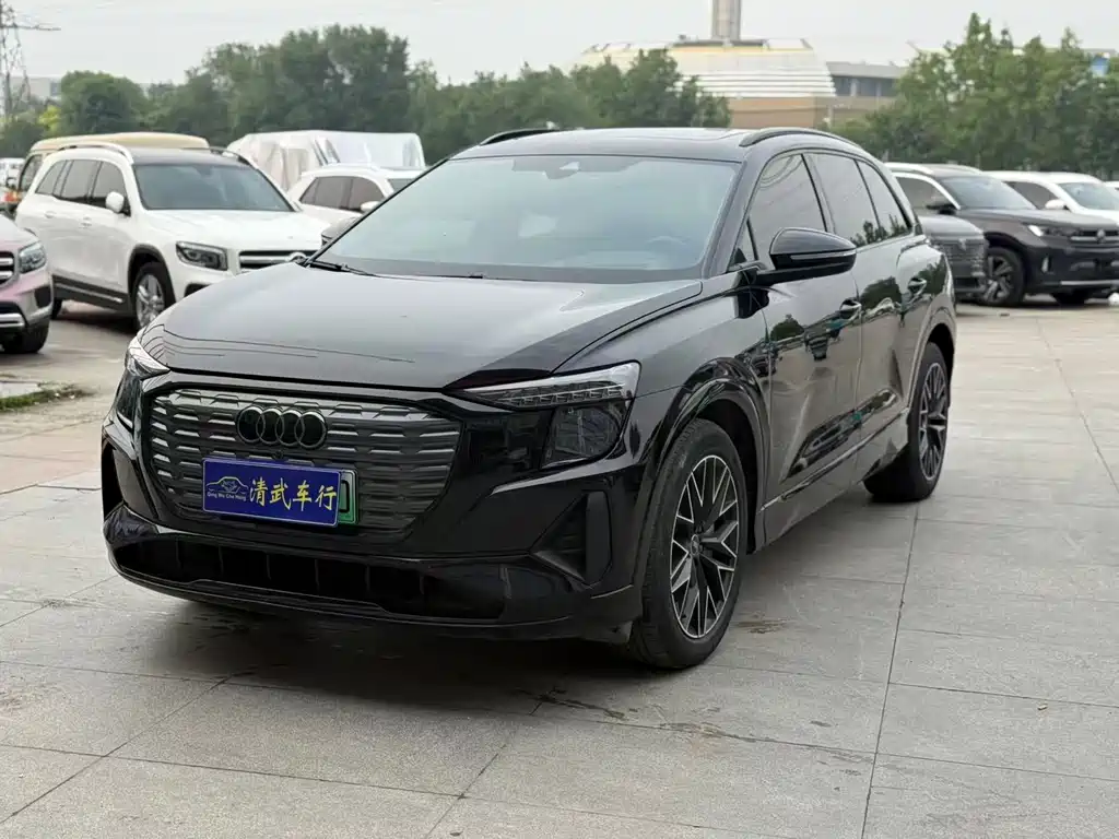 奥迪Q5 e-tron 2023款 40 e-tron 星耀型 机甲套装