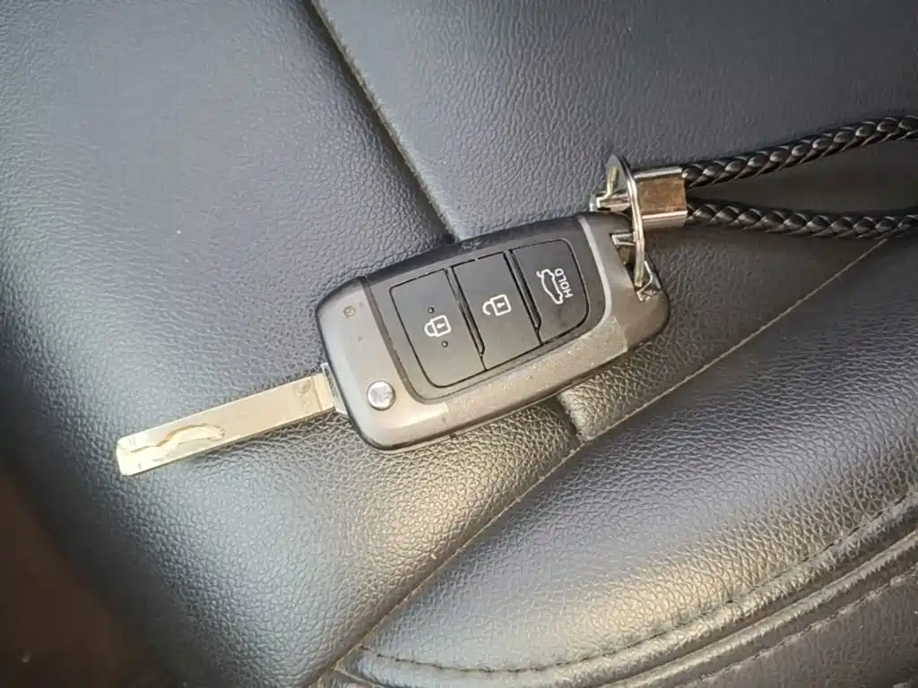 Hyundai Elantra — миниатюра 9