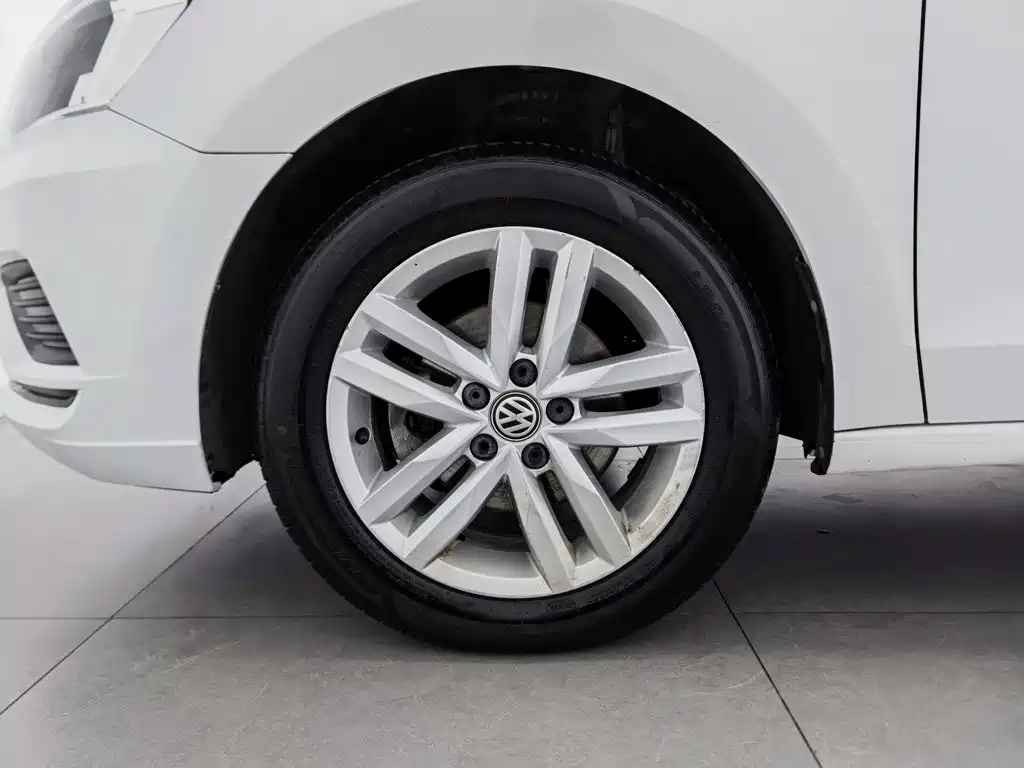 Volkswagen Jetta — миниатюра 17