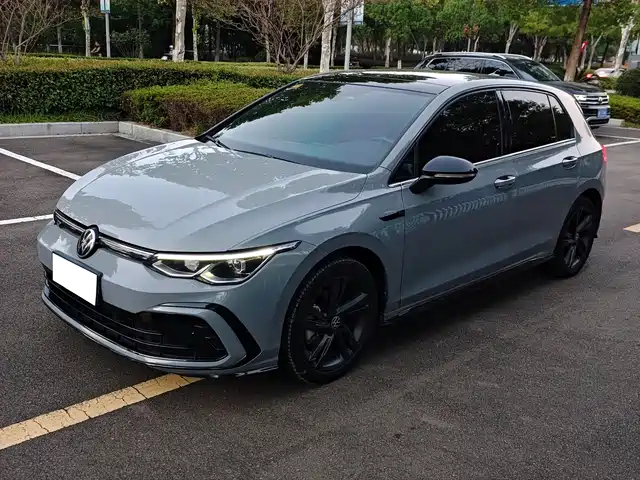 VOLKSWAGEN GOLF 2022