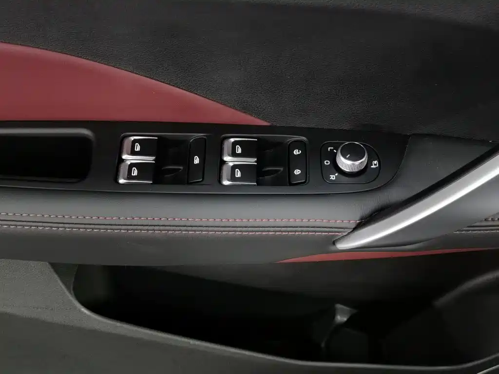 Geely Binyue — миниатюра 9