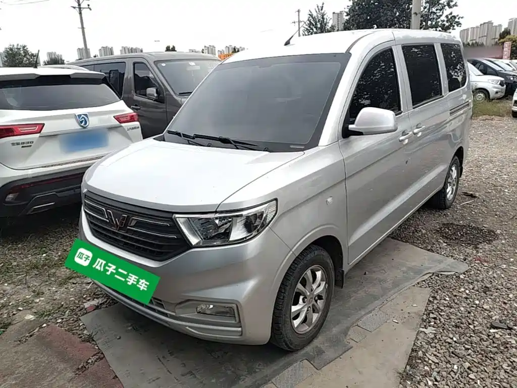 Wuling Hongguang V — миниатюра 2