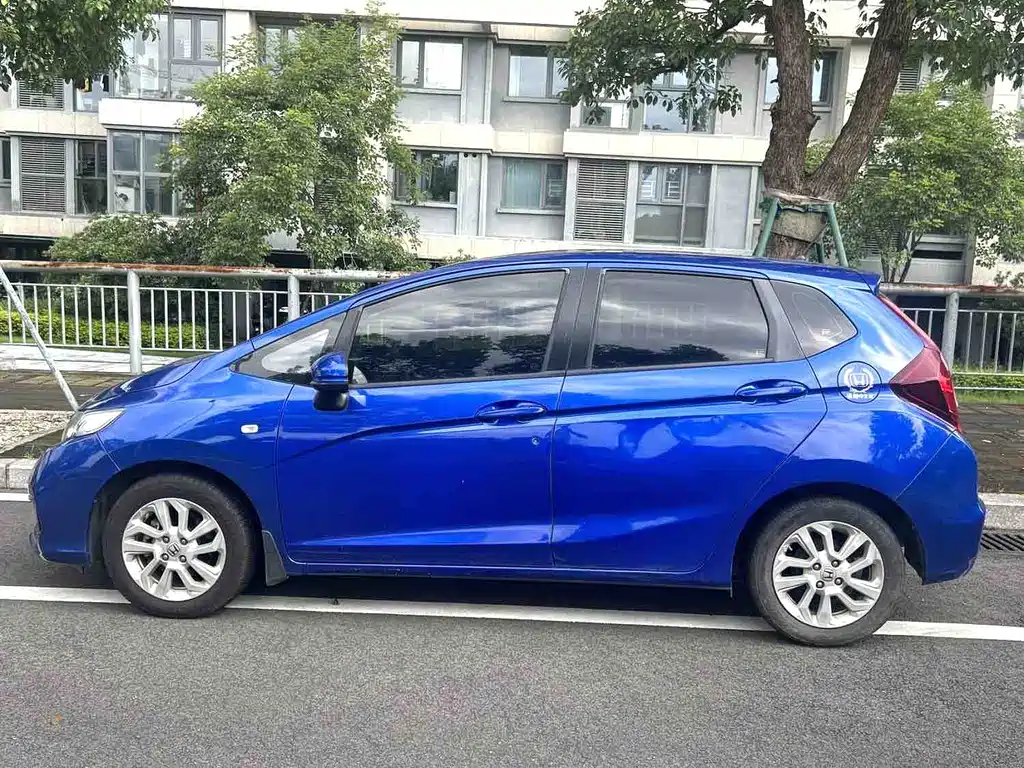 Honda Fit — миниатюра 8