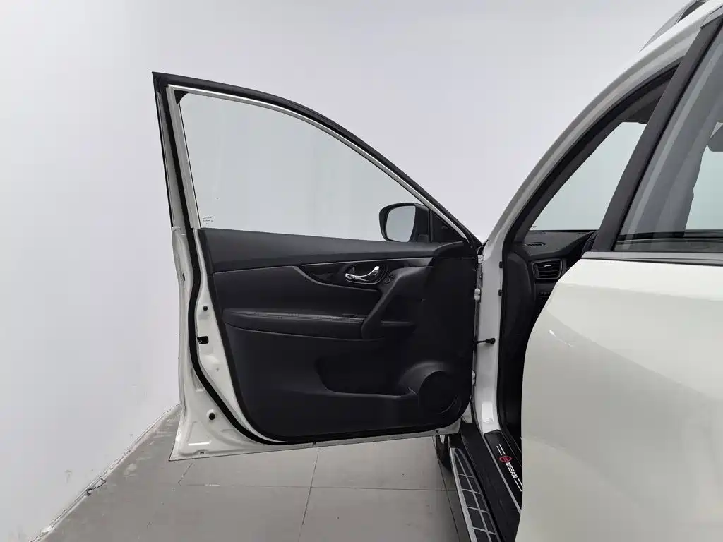 Nissan X-Trail — миниатюра 8