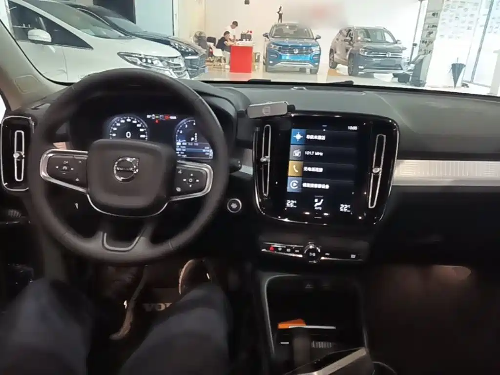 Volvo XC40 — миниатюра 10