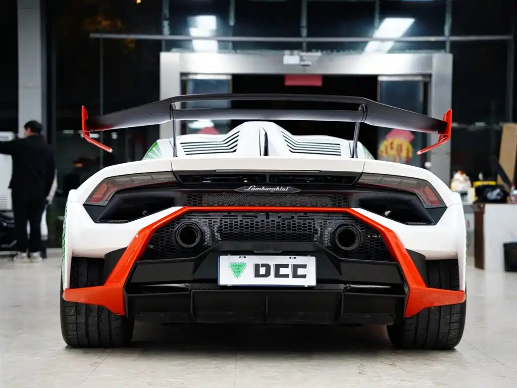 LAMBORGHINI HURACÁN