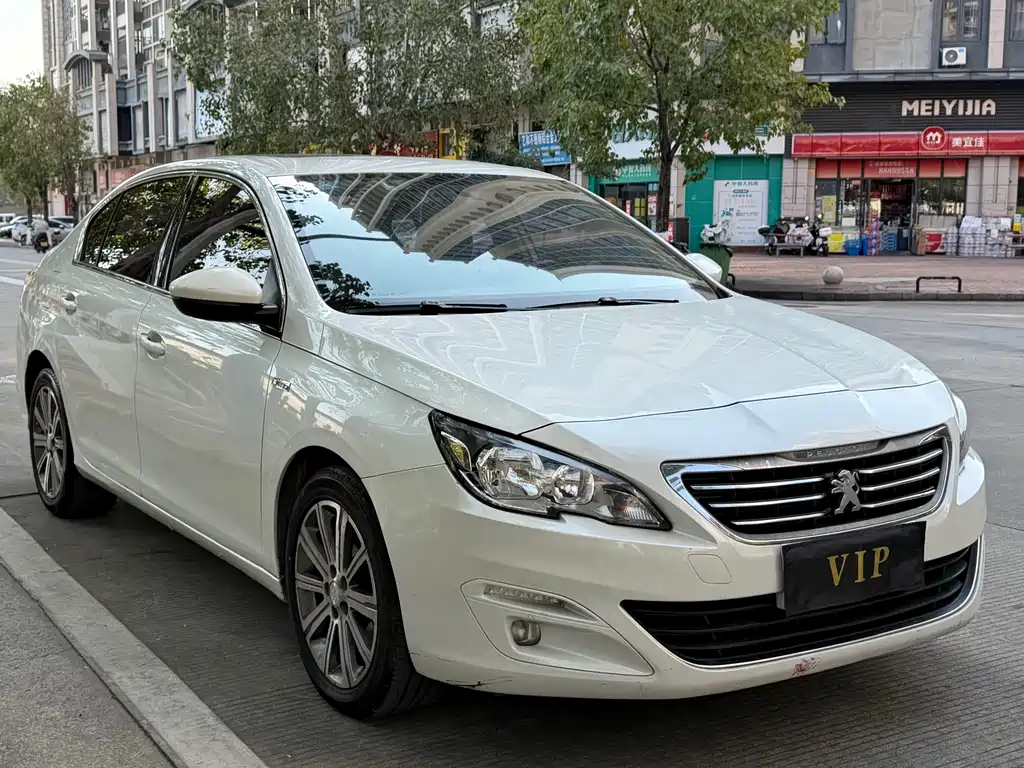 PEUGEOT 408
