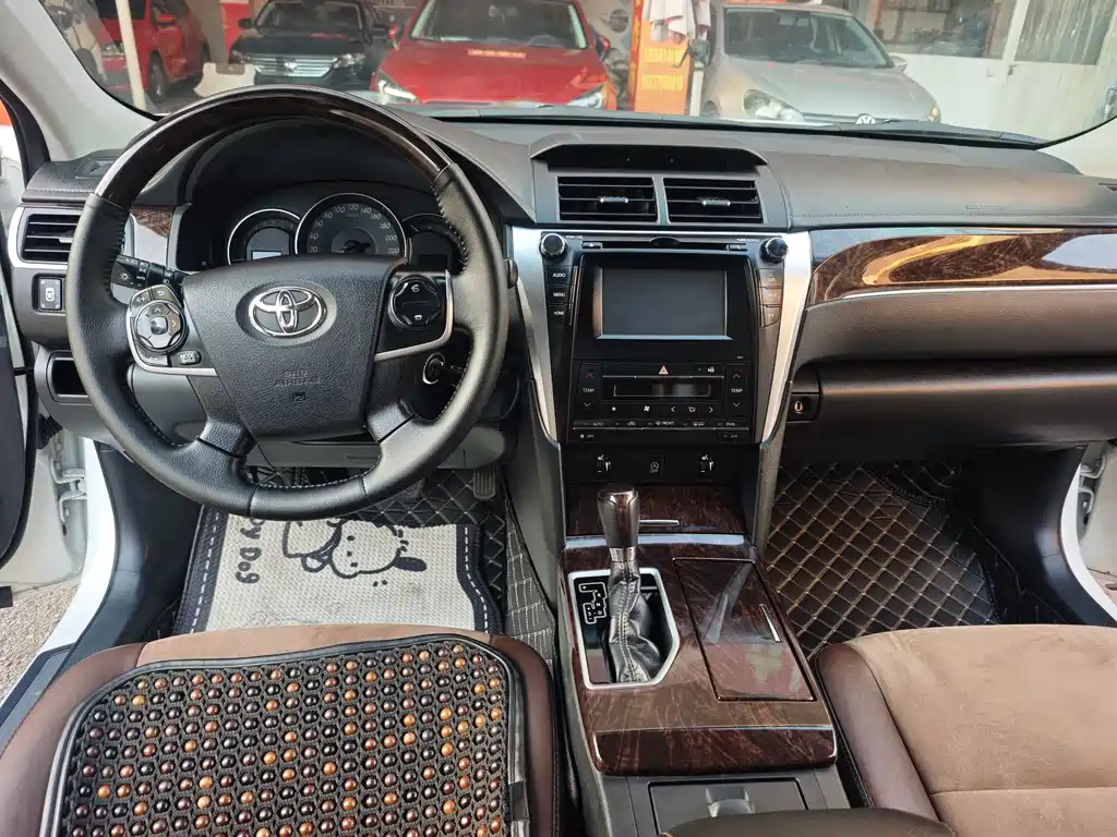 Toyota Camry — миниатюра 12