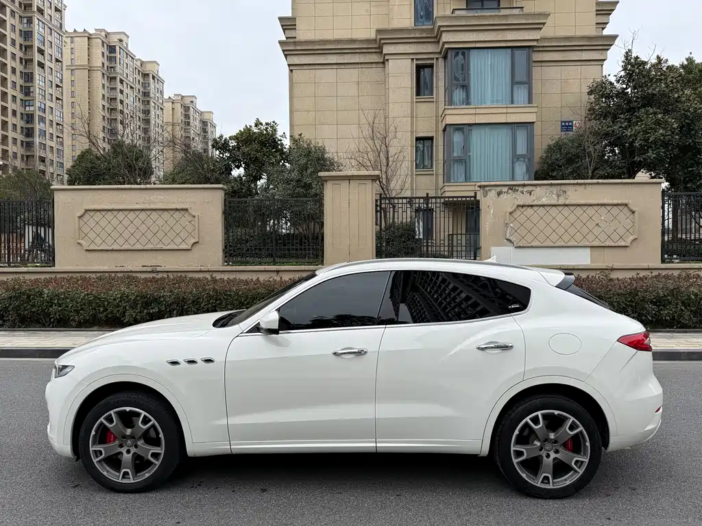 MASERATI LEVANTE