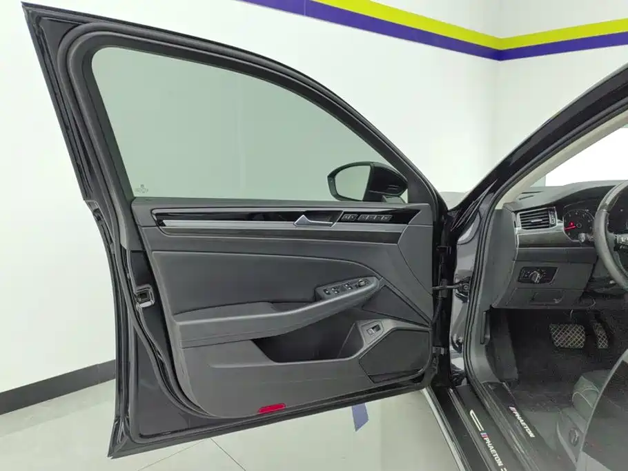 Volkswagen Phideon — миниатюра 7