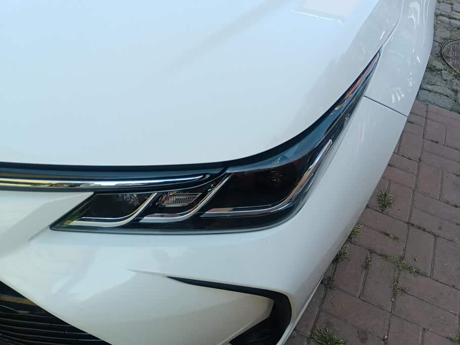 Toyota Corolla 1.2 л 2022 г. Белый, пробег 40400 км
