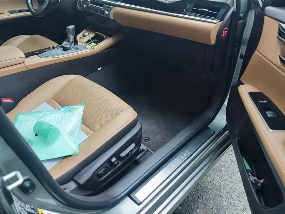 Lexus ES 2017 300h Mark Levinson Comfort