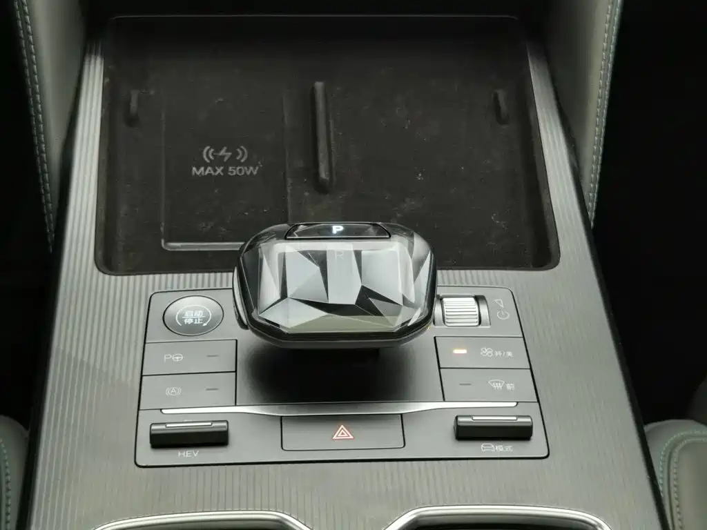 BYD L DM-i — миниатюра 13