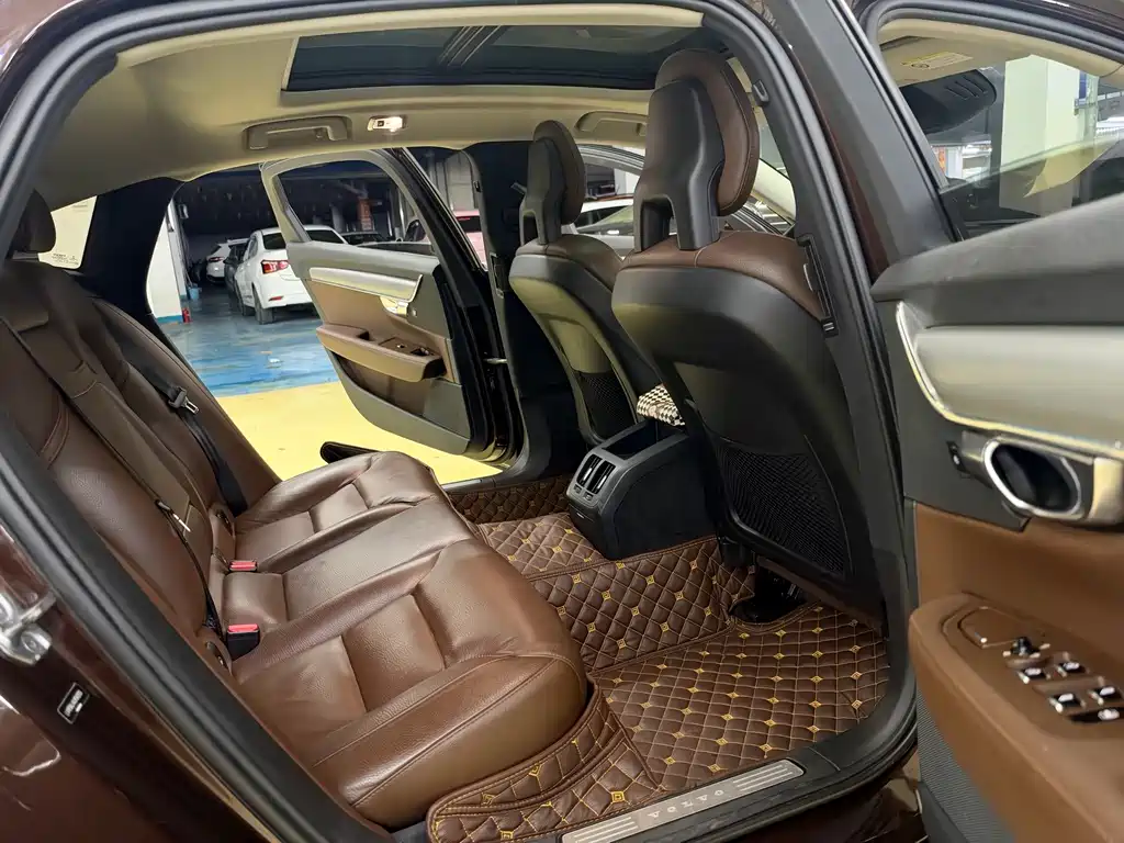 Volvo S90 — миниатюра 9