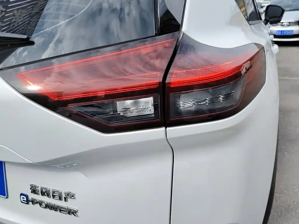 Nissan X-Trail — миниатюра 8