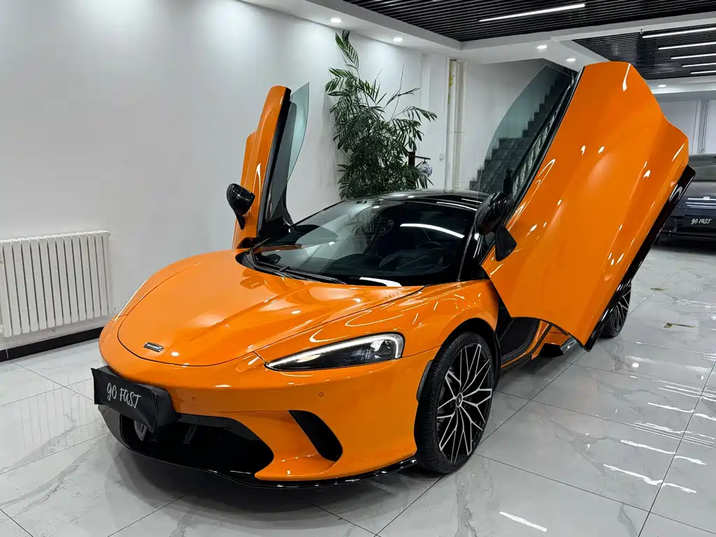 McLaren GT