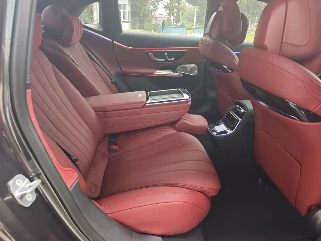 Mercedes-Benz E-Class — миниатюра 25
