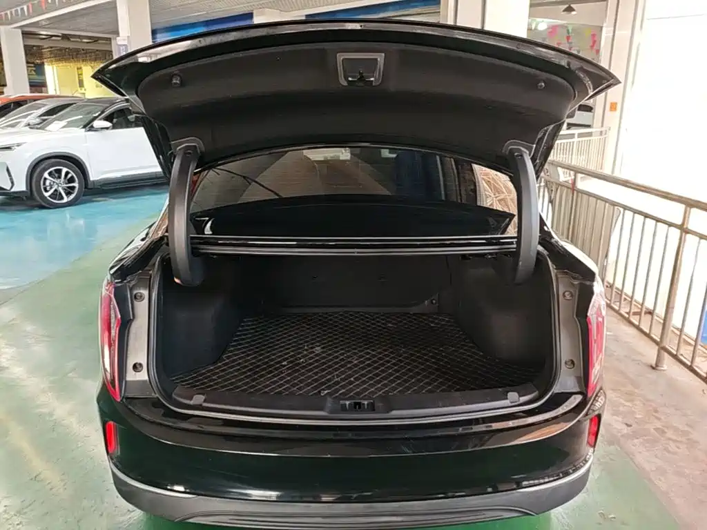 Hongqi Hongqi E-QM5 — миниатюра 19