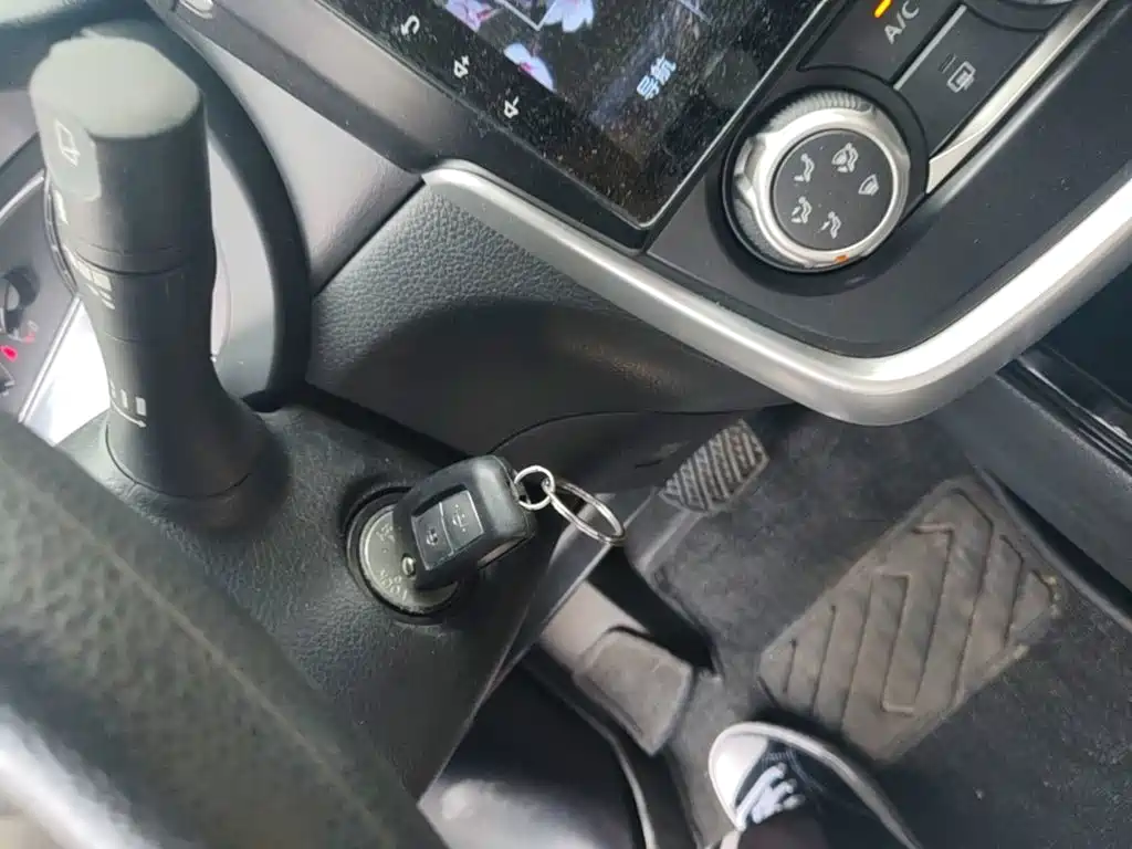 Nissan Tiida — миниатюра 12