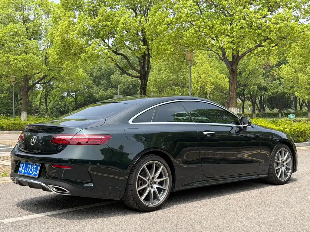 Mercedes-Benz E-Class (Import) — миниатюра 17