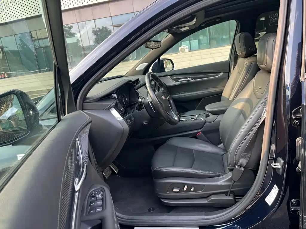 Cadillac XT6 — миниатюра 9