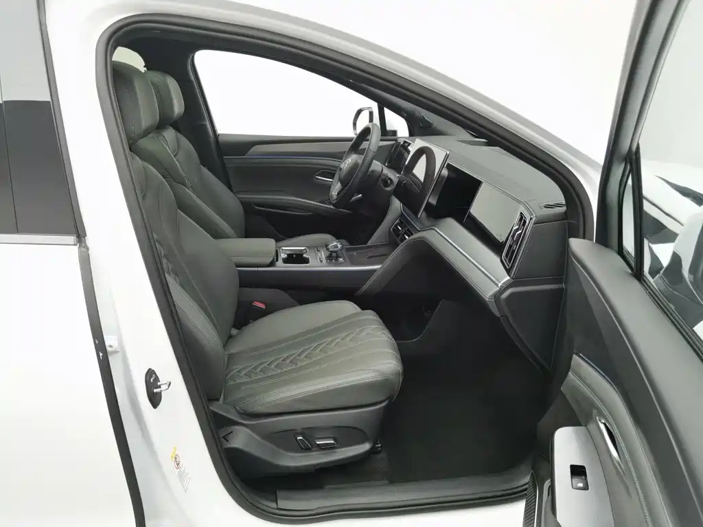 BYD L DM-i — миниатюра 23