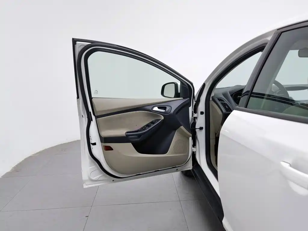 Ford Focus — миниатюра 8
